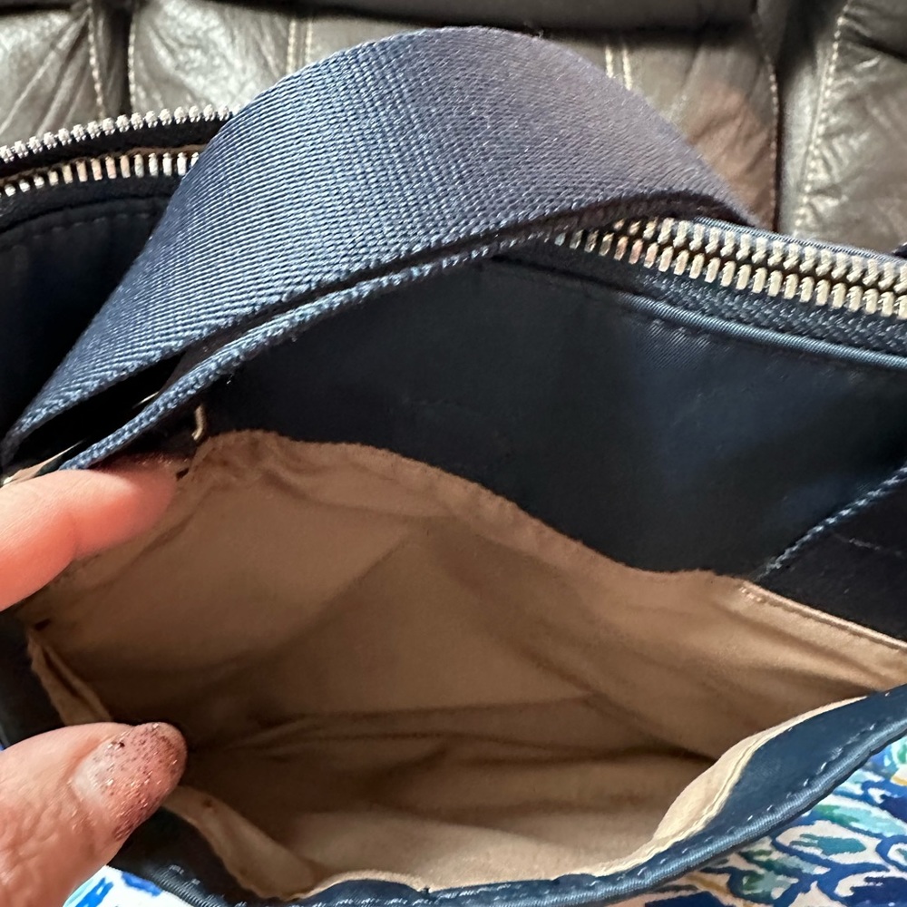 Knomo crossbody bag! - Picture 8 of 8